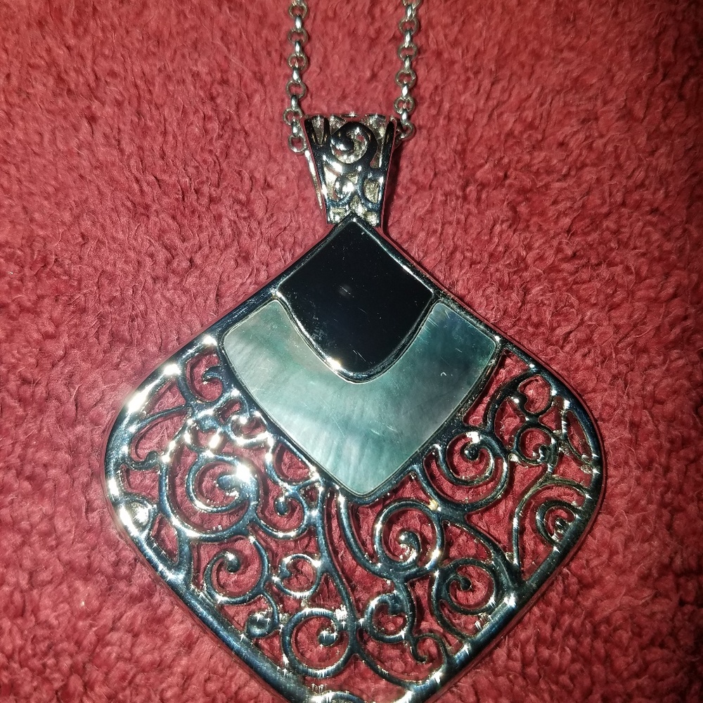 Lia Sophia black and abalone filigree necklace